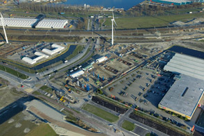 Luchtfoto aanleg kunstwerk 520. Overgang aardebaan (linksonder) naar de eerste steunpunten van het viaduct.